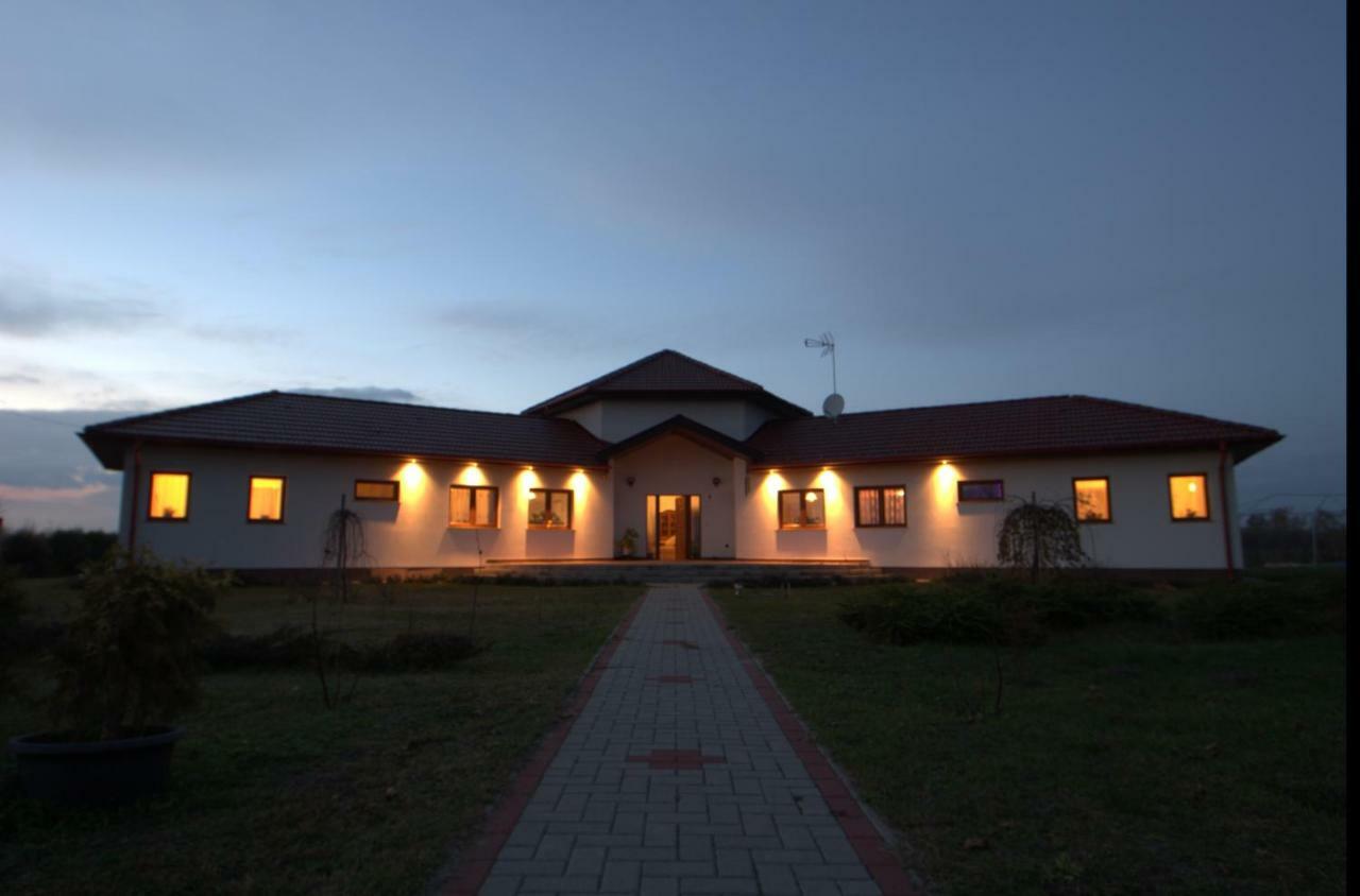 Gedeon Tanya Panzio Guest House Jakabszállás Exterior foto